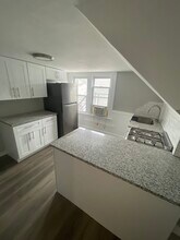 53 Spring St, Unit 3rd Floor in Wallingford, CT - Building Photo - Building Photo