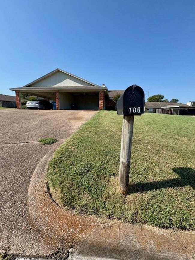 property at 104-106 El Dorado Dr
