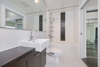 878 Seymour St, Unit SI ID1496868P in Vancouver, BC - Building Photo - Building Photo