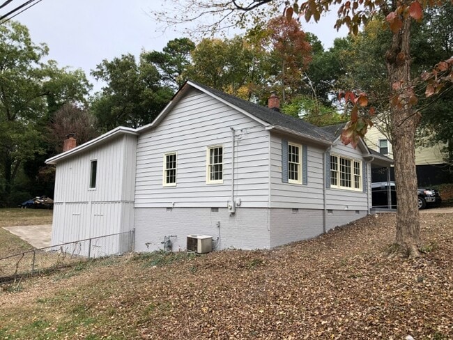 1374 Enota Ave NW in Gainesville, GA - Building Photo - Building Photo