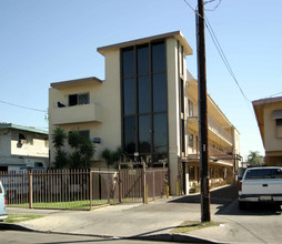 8836 Tobias Ave in Panorama City, CA - Building Photo - Building Photo