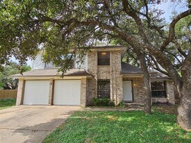 13102 Briar Hollow Dr in Austin, TX - Building Photo