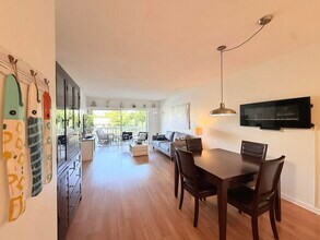 470 Paradise Isle Blvd in Hallandale Beach, FL - Building Photo - Building Photo