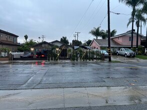 13185 Don Julian Rd, Unit #3 Studio in La Puente, CA - Foto de edificio - Building Photo