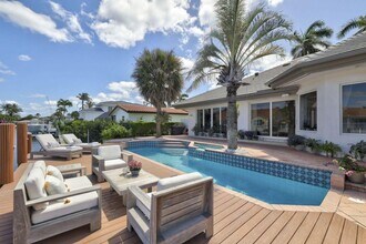 511 Golden Harbour Dr in Boca Raton, FL - Building Photo - Building Photo