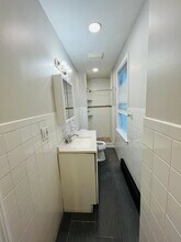 545 Heath St, Unit #1 in Chestnut Hill, MA - Foto de edificio - Building Photo