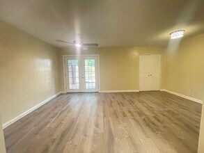5812 E Hastings Arch in Virginia Beach, VA - Building Photo - Building Photo