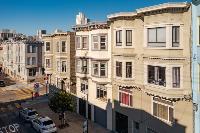 1754 Larkin St in San Francisco, CA - Building Photo - Building Photo