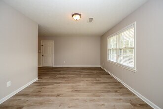 3009 Tiller Trail SW in Stone Mountain, GA - Building Photo - Building Photo