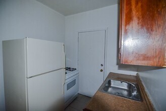 931 W Sunnyside in Chicago, IL - Building Photo - Building Photo