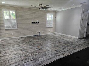 524 Winterside Dr in Apollo Beach, FL - Building Photo - Building Photo