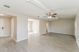 2194 George Wythe Rd in Orange Park, FL - Foto de edificio - Building Photo