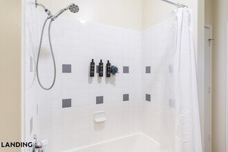 400 Blake St, Unit 1405 in New Haven, CT - Foto de edificio - Building Photo