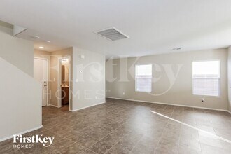 8628 Painted Horseshoe St in Las Vegas, NV - Building Photo - Building Photo