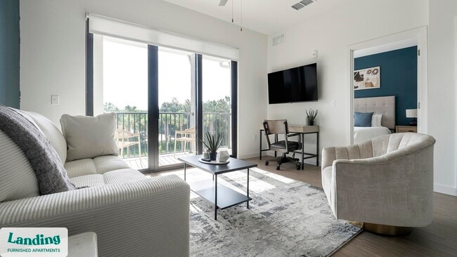 7301 Lake Bank Lp in Ft. Myers, FL - Foto de edificio - Building Photo