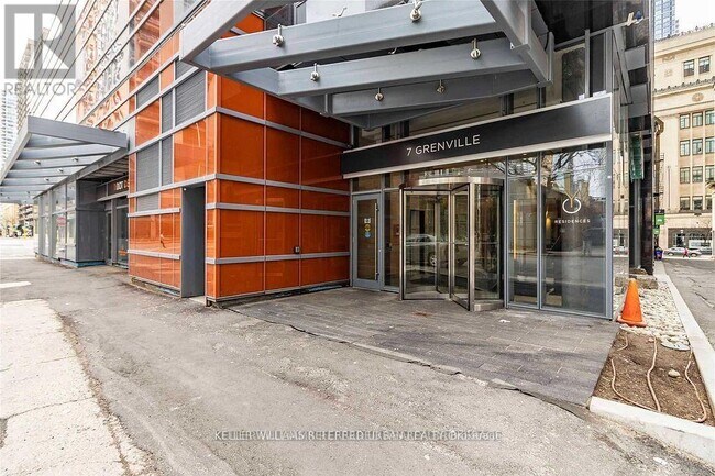 7-5017 Grenville St in Toronto, ON - Building Photo - Building Photo