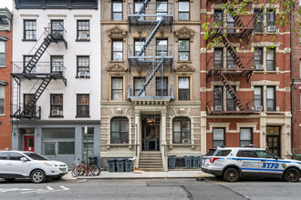 239 West 20th St. in New York, NY - Building Photo - Building Photo