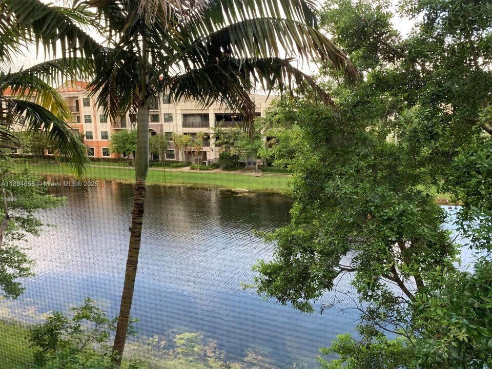 2955 NW 126th Ave in Sunrise, FL - Building Photo
