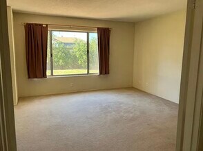 5391 Maple View Cir in Camarillo, CA - Foto de edificio - Building Photo