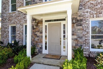 310 Windsor Gate Cove NE in Atlanta, GA - Building Photo - Building Photo