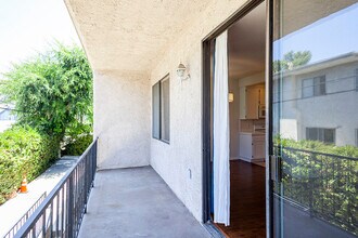 14539 Benefit St in Los Angeles, CA - Building Photo - Building Photo