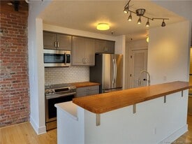 83 Washington St in Norwalk, CT - Building Photo