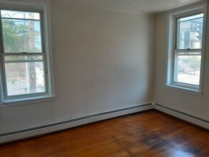 110 Ferry St, Unit 1F in Troy, NY - Building Photo - Building Photo