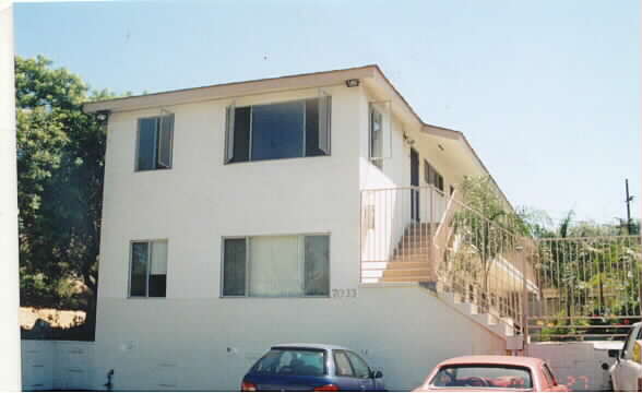 Las Palmas in La Mesa, CA - Building Photo - Building Photo