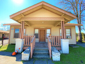 7002 Capitol St in Houston, TX - Building Photo - Building Photo