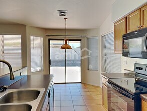 717 W Beth Dr in Phoenix, AZ - Building Photo - Building Photo