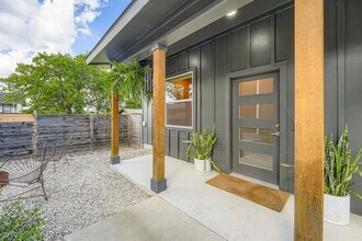 7311 Providence Ave in Austin, TX - Building Photo - Building Photo