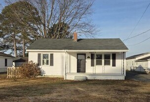 209 Bartlett Ave in Goldsboro, NC - Building Photo