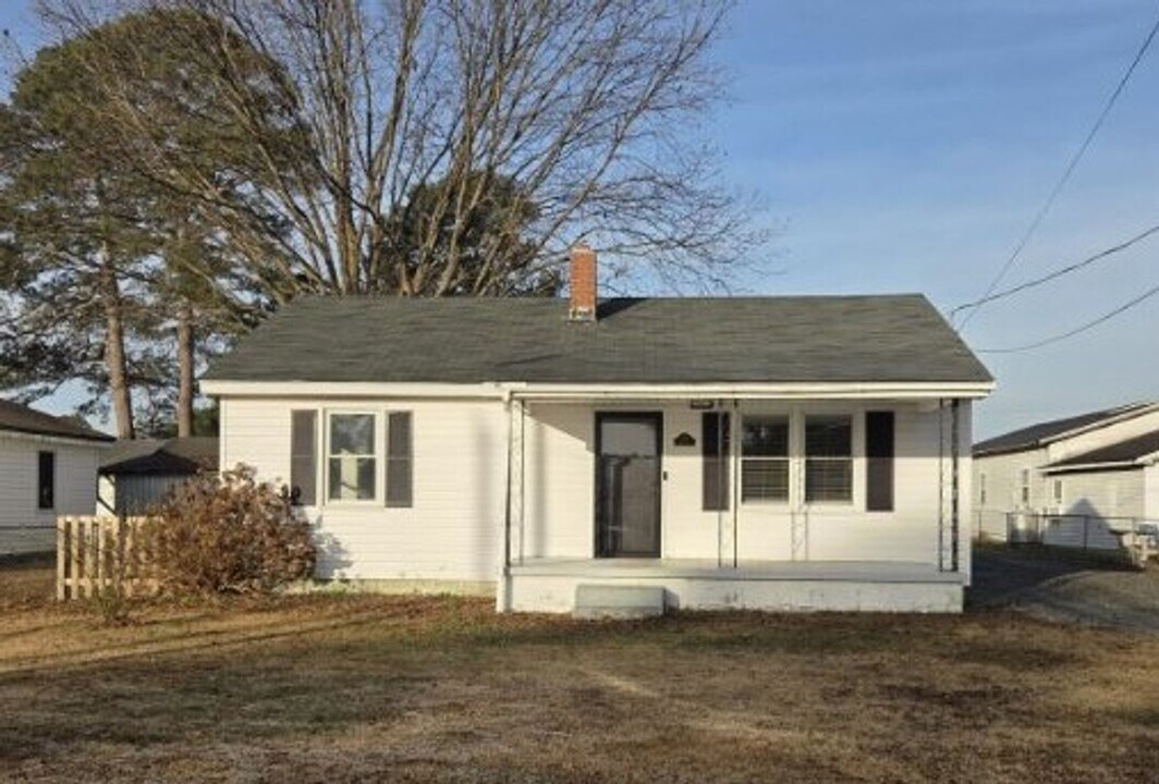 209 Bartlett Ave in Goldsboro, NC - Building Photo