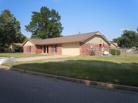 7701 Briarwood Ave in Broken Arrow, OK - Building Photo