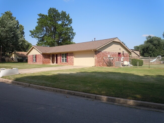 property at 7701 Briarwood Ave