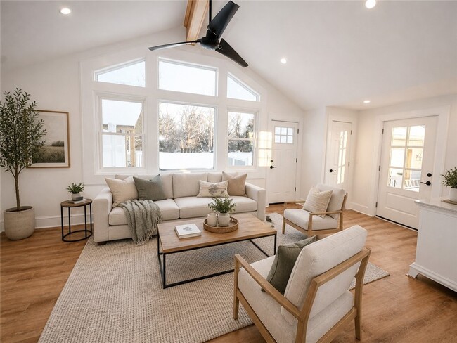 254 Fisher Rd in Rochester, NY - Building Photo - Building Photo