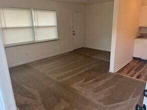 3704 Whittle Springs Rd in Knoxville, TN - Building Photo - Building Photo