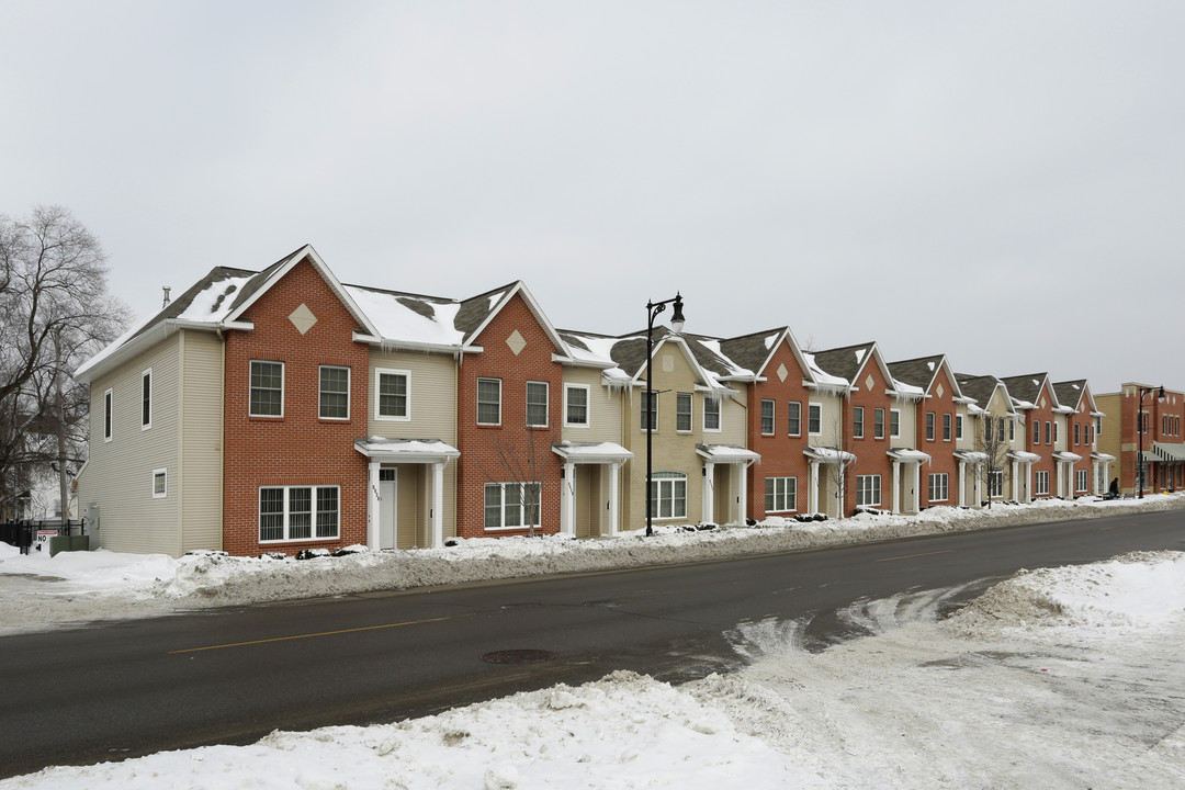 Madison Hall Townhouses in Grand Rapids, MI - Building Photo