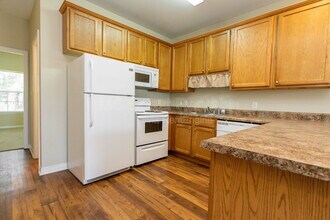 2504 Gladiolus St in Ocean Springs, MS - Building Photo - Building Photo