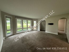 4311 IL-176 in Crystal Lake, IL - Building Photo - Building Photo