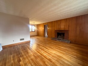 1 Dorothy Rd in Burlington, MA - Building Photo - Building Photo