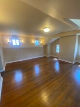 261 Main St, Unit 2 in Cold Spring, NY - Foto de edificio - Building Photo