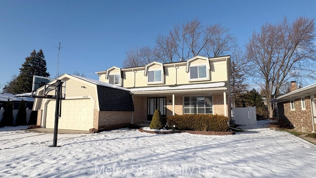 1553 Lakewood Dr in Troy, MI - Building Photo - Building Photo