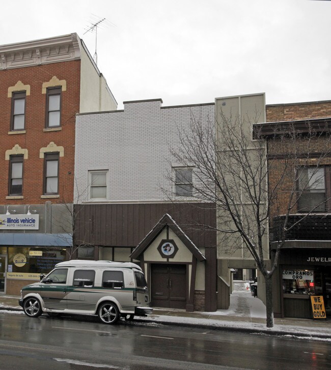 13-15 N Broadway in Aurora, IL - Foto de edificio - Building Photo
