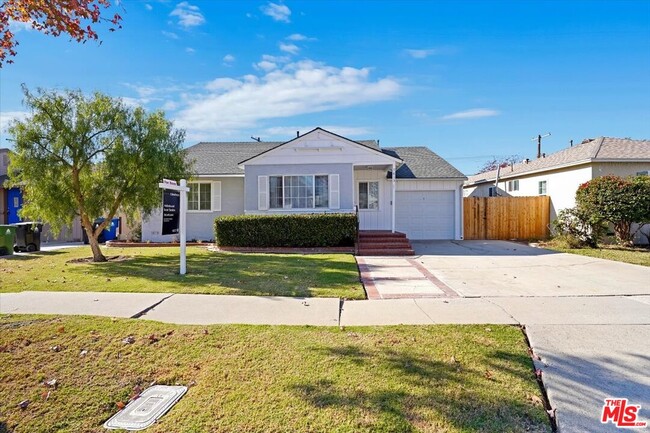 7813 Toland Ave in Los Angeles, CA - Building Photo - Building Photo