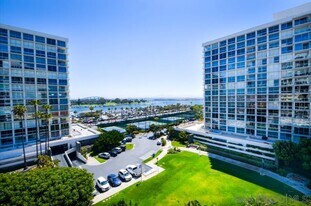 1720 Avenida Del Mundo in Coronado, CA - Building Photo