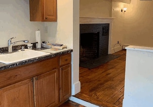 15 Dodge St, Unit 1 in Beverly, MA - Building Photo - Building Photo