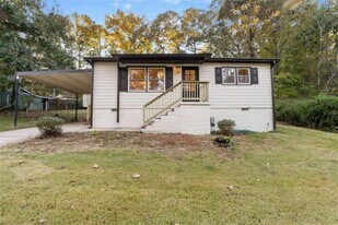 6048 Blackhawk Trail SE in Mableton, GA - Building Photo
