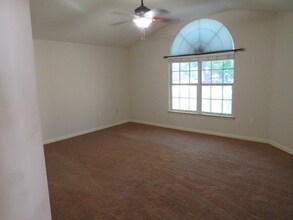 3918 Southern Grove in San Antonio, TX - Building Photo - Building Photo