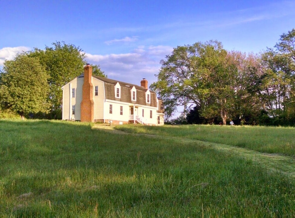 2255 Huguenot Springs Rd in Midlothian, VA - Building Photo